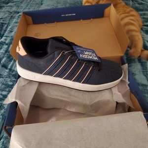 K-Swiss womens size 8 tennis shoes
